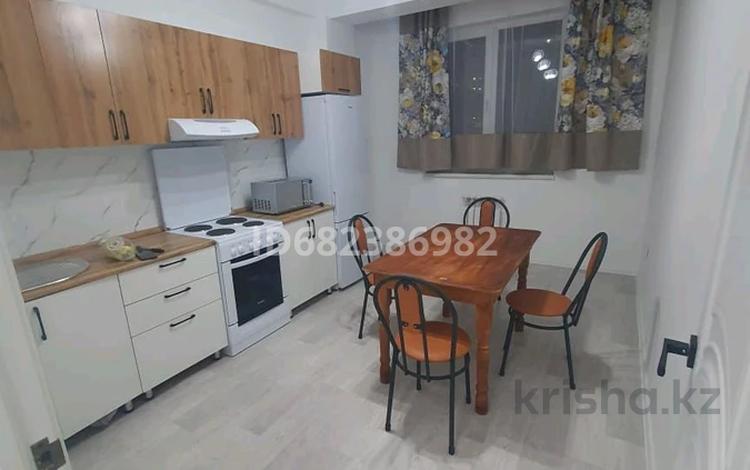 2-комнатная квартира, 49 м², 3/10 этаж помесячно, Тургут Озала 261 стр