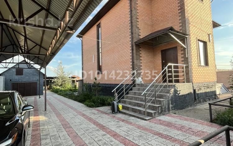 Жеке үй · 9 бөлме · 360 м², Күнгей ш/а. 181 — Авторазбор 09, бағасы: 280 000 ₸ в Караганде, Казыбек би р-н — фото 2