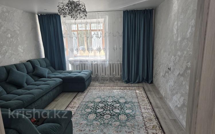 2-бөлмелі пәтер · 60 м² · 1/9 қабат, Наб.Славского 44, бағасы: 18 000 ₸ в Усть-Каменогорске — фото 2