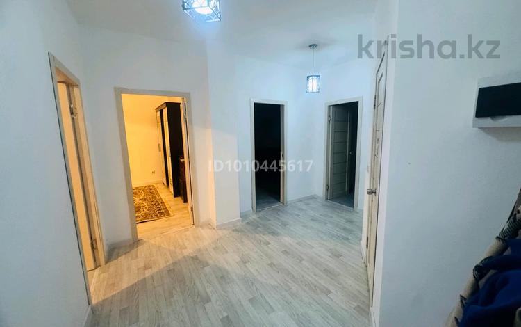 3-комнатная квартира · 83 м² · 2/5 этаж, мкр Нурсая 108 — 37 школа за 200 000 〒 в Атырау — фото 2