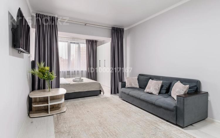 1-бөлмелі пәтер · 40 м² · 5/12 қабат, Тулебаева 49/1, бағасы: 23 000 ₸ в Алматы, Медеуский р-н — фото 4