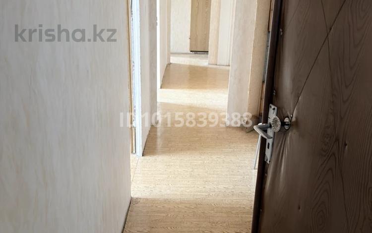 4-бөлмелі пәтер · 115 м² · 9/9 қабат, 10 мкр 2, бағасы: 24 млн ₸ в Аксае — фото 2