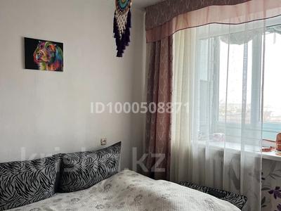 4-комнатная квартира · 63.6 м² · 2/5 этаж, Майкудук, 15й микрорайон 6 за 14 млн 〒 в Караганде, Алихана Бокейханова р-н