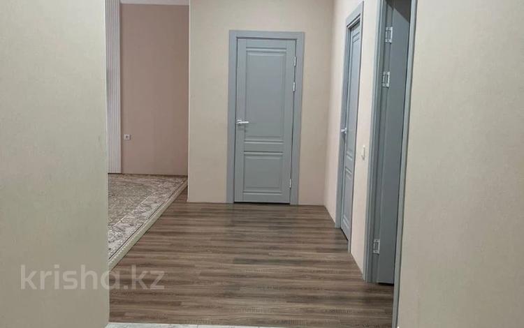 3-комнатная квартира · 109 м² · 3/8 этаж, 19-й мкр 45/2 за 35.9 млн 〒 в Актау — фото 2