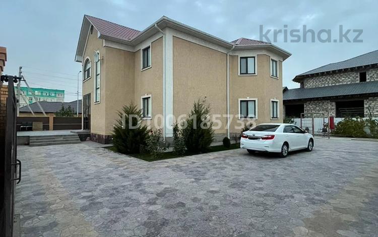 Жеке үй · 7 бөлме · 300 м², Самал-2 ш/а., 11 проезд 2, бағасы: 75 млн ₸ в Атырау, мкр Самал-2 — фото 8