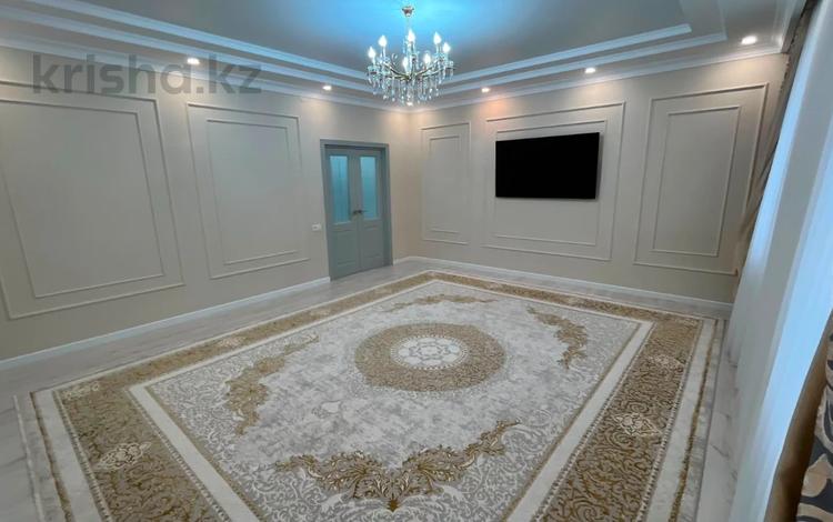 3-комнатная квартира · 120 м² · 2/9 этаж, 19-й мкр 43 за 58 млн ₸ в Актау — фото 10