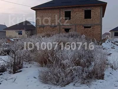 Жеке үй · 6 бөлме · 288 м² · 6 сот., Улица Толе би, бағасы: 25 млн 〒 в Комсомоле