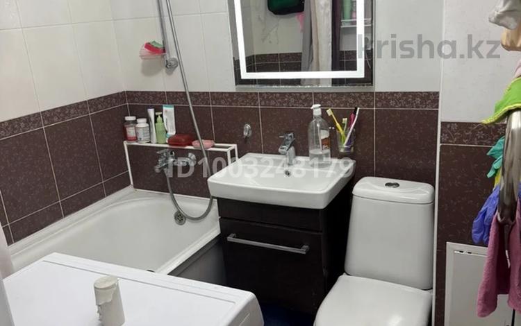 2 комнаты · 60 м², мкр Аксай-1 21 — Толе би момышулы за 50 000 〒 в Алматы, Ауэзовский р-н — фото 2