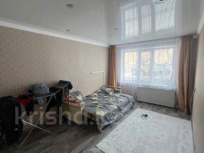 1-комнатная квартира, 38 м², 1/9 этаж, естая за 13 млн 〒 в Павлодаре