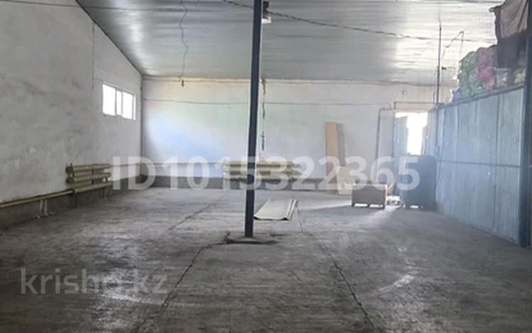 Магазины и бутики, склады · 250 м² за 350 000 ₸ в Актобе, мкр. Курмыш — фото 2