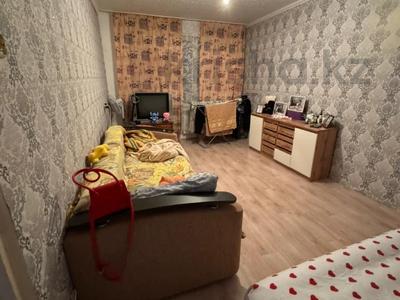 1-комнатная квартира · 35 м² · 5/5 этаж, мкр 8, Марата Оспанова за 10.8 млн 〒 в Актобе