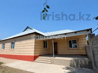 Жеке үй · 6 бөлме · 200 м² · 9 жүзд., Бектөбе ш/а., Курмангазы 14 — Возле школа имени Амангельди, бағасы: 25 млн ₸ в Таразе, мкр Бектобе