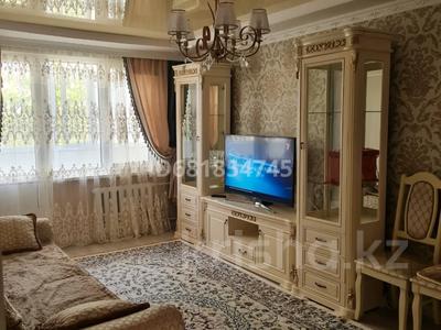 3-бөлмелі пәтер, 60 м², 4/5 қабат тәулігіне, Авангард 3 31 — Владимирского, бағасы: 15 000 〒 в Атырау, мкр Авангард-3