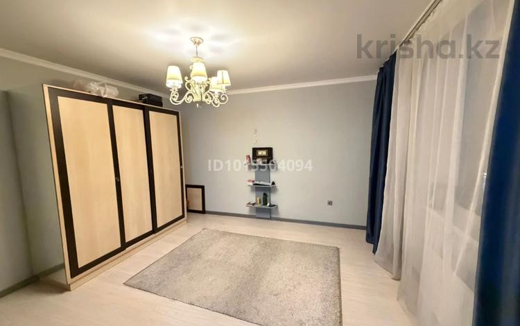 1-комнатная квартира · 34.4 м² · 8/10 этаж, мкр Аксай-1 1а за 25 млн ₸ в Алматы, Ауэзовский р-н — фото 2