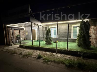 Еркін, кеңселер, дүкендер мен бутиктер, қоймалар, сұлулық салондары, фитнес және спорт, медорталықтар мен дәріханалар, білім орталықтары, ойын-сауық, конференц-залдар, кабинеттер және жұмыс орындары, студиялар · 100 м², бағасы: 450 000 ₸ в Алматы, Наурызбайский р-н