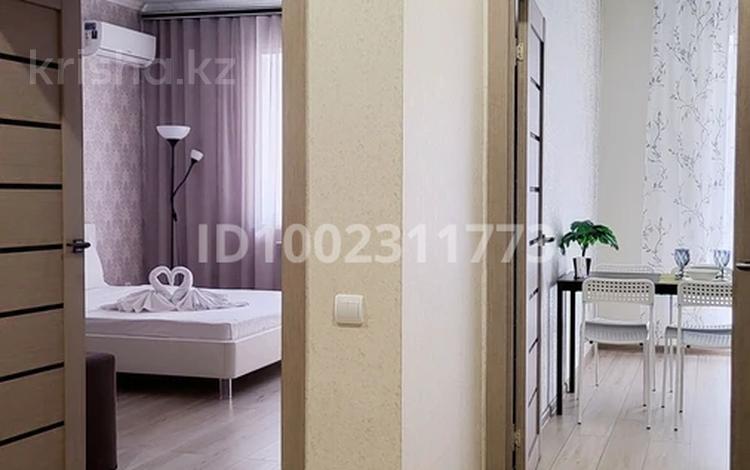 1-комнатная квартира · 42 м² · 1/10 этаж, Аль фараби 20 — Набережная, Медео, Глория за 15 000 ₸ в Костанае — фото 2