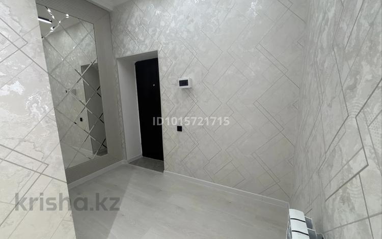 2-комнатная квартира · 63 м² · 3/5 этаж, 15-й микрорайон 1 — Айна базар за 30.8 млн ₸ в Шымкенте, Аль-Фарабийский р-н — фото 2