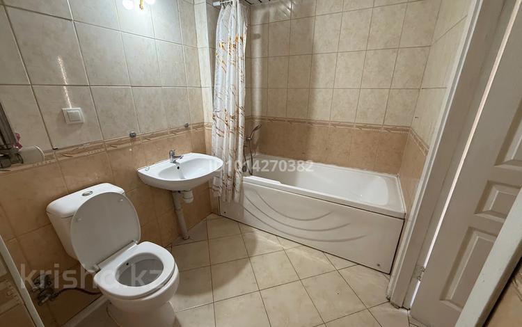 2-комнатная квартира · 64 м² · 3/9 этаж, мкр Аккент 10 за 250 000 ₸ в Алматы, Алатауский р-н — фото 2