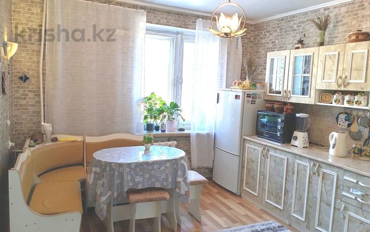 2-бөлмелі пәтер · 43.4 м² · 5/9 қабат, Проспект Абая 14 — Абая-Михаэлиса, бағасы: 13.8 млн ₸ в Усть-Каменогорске, Ульбинский — фото 2