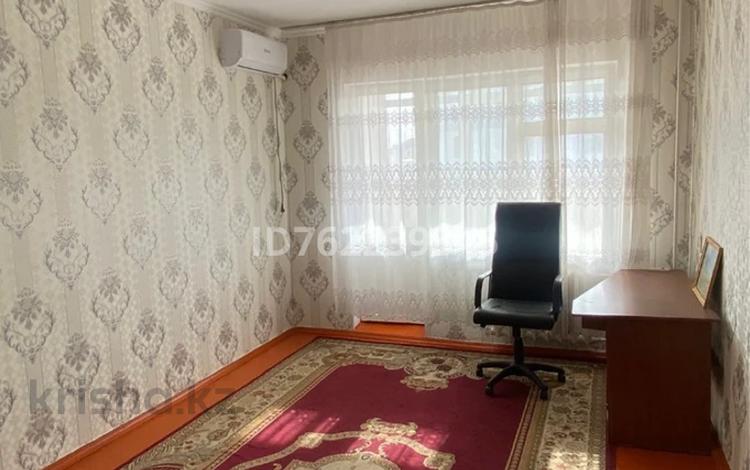 2-бөлмелі пәтер · 56 м² · 3/4 қабат, С.Ерубаев 22 — Жауғашты базар!, бағасы: 13.5 млн ₸ в Туркестане — фото 2