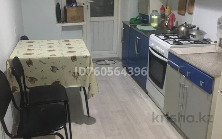 3-бөлмелі пәтер · 60 м² · 2/2 қабат, мкр СМП 163, Жасталап 2б, бағасы: 14 млн ₸ в Атырау — фото 2