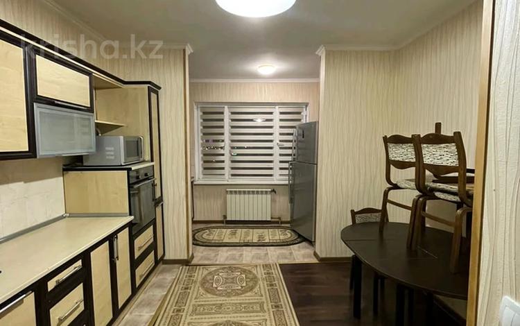 3-комнатная квартира, 121 м², 9/9 этаж помесячно, 11-й мкр, 14-й микрорайон 58 за 350 000 〒 в Актау, 11-й мкр — фото 2