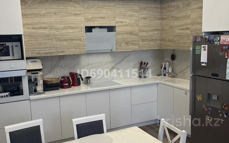 4-бөлмелі пәтер, 151 м², 4/5 қабат, Дружбы Народов 2/2, бағасы: 55.5 млн 〒 в Усть-Каменогорске — фото 2