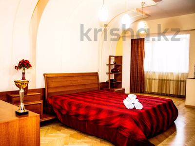 3-бөлмелі пәтер · 100 м² · 3/9 қабат, мкр Самал-3 21, бағасы: 27 000 ₸ в Алматы, Медеуский р-н