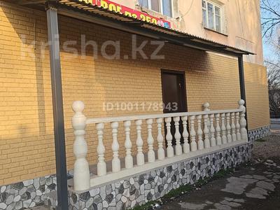 Свободное назначение, офисы, магазины и бутики, склады, салоны красоты, бани, гостиницы и зоны отдыха, фитнес и спорт, медцентры и аптеки, образование, развлечения, кабинеты и рабочие места, студии · 100 м² за 350 000 〒 в Таразе