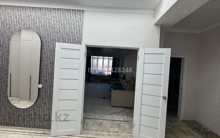 2-комнатная квартира · 89 м² · 5/10 этаж, мкр Айгуль, Абулхаирхана 147 за 33 млн 〒 в Уральске — фото 2
