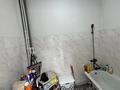 2-комнатная квартира · 89 м² · 5/10 этаж, мкр Айгуль, Абулхаирхана 147 за 33 млн 〒 в Уральске — фото 7