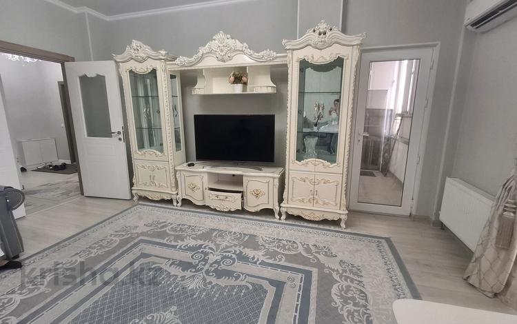 3-комнатная квартира · 90 м² · 6/10 этаж, Куаныша Толеметова 50/5 за 250 000 〒 в Шымкенте, Абайский р-н — фото 8