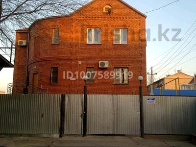 Отдельный дом · 8 комнат · 428.4 м² · 10 сот., мкр Центральный, Азаттык 12 — Ресторан Jida за 90 млн 〒 в Атырау