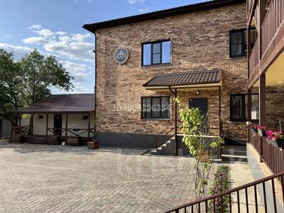 Отдельный дом · 5 комнат · 250 м², Советская 4 за 800 000 〒 в Бурабае