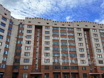 4-комнатная квартира · 147.8 м² · 2/5 этаж, алтын орда 19гк2 — калам, школа 63 садик Кулагер за 48 млн 〒 в Актобе