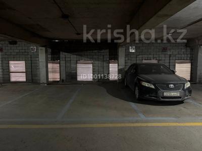 Гараждар мен тұрақтар в Астане: Паркинг · 12.4 м² · ул. А. Мамбетова 8\4, бағасы: 20 000 〒 Паркинг · 12.4 м² · ул. А. Мамбетова 8\4, бағасы: 20 000 〒 в Астане, Сарыарка р-н