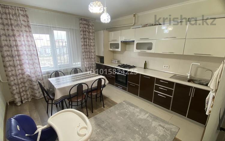 2-бөлмелі пәтер · 76.4 м² · 6/9 қабат, Алмагүл ш/а., Аманшина 74, бағасы: 26 млн ₸ в Атырау, мкр. Алмагуль — фото 2