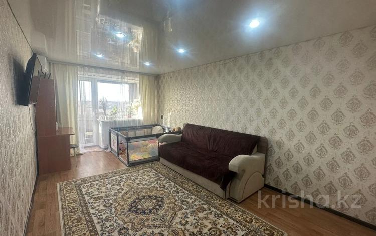 2-комнатная квартира, 50 м², 5/5 этаж, Парковая за 6.3 млн 〒 в Шахтинске — фото 2