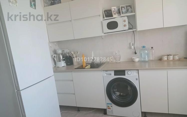 2-бөлмелі пәтер · 60 м² · 7/9 қабат, мкр. Зачаганск пгт 45 — Ресторан альбина +, бағасы: 150 000 ₸ в Уральске — фото 2