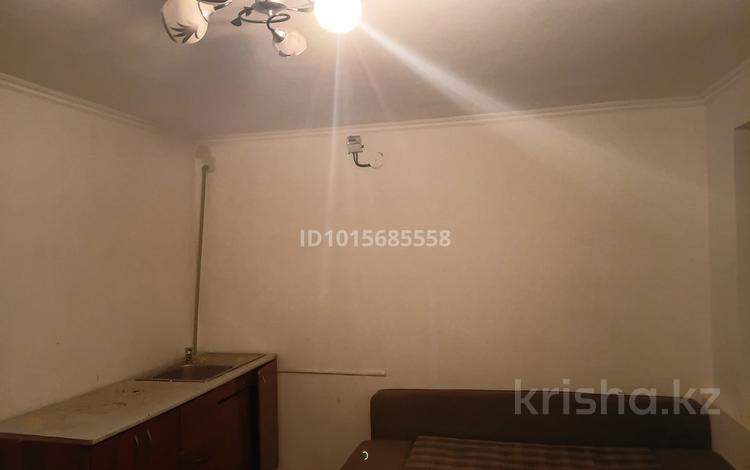 1-комнатная квартира · 15 м² · 2/3 этаж, Толеби 15 за 50 000 ₸ в Шымкенте, Аль-Фарабийский р-н — фото 2