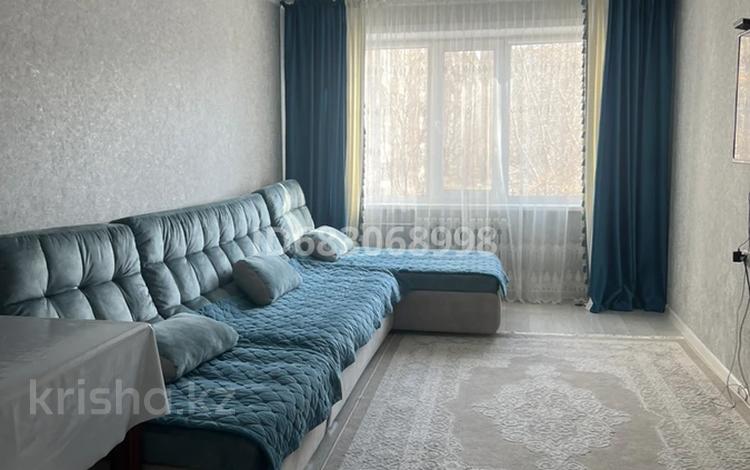 3-комнатная квартира, 68 м², 3/9 этаж, Сатпаева 243 за 29 млн 〒 в Павлодаре — фото 2