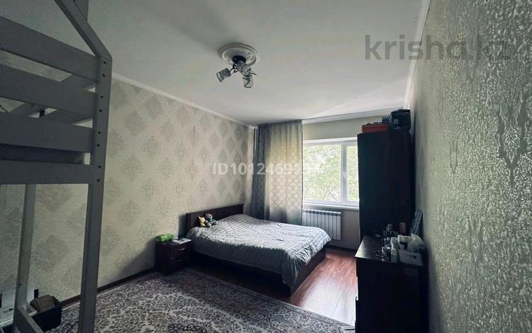 2-бөлмелі пәтер · 62 м² · 3/5 қабат, мкр Аксай-5 8, бағасы: 41 млн ₸ в Алматы, Ауэзовский р-н — фото 2
