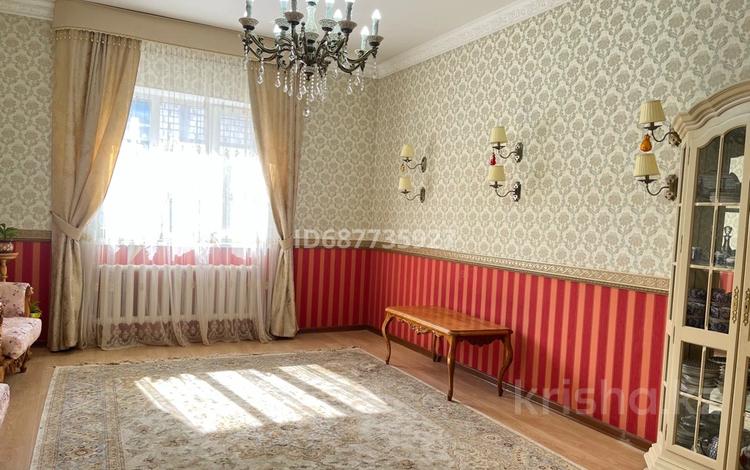 Отдельный дом · 7 комнат · 300 м² · 10 сот., мкр Уркер за 125 млн 〒 в Астане, Нура р-н — фото 4