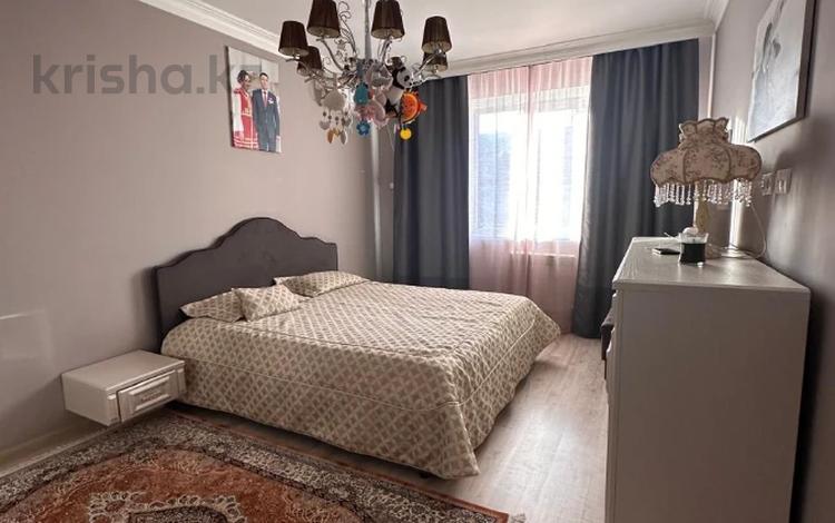 3-комнатная квартира · 80 м² · 9/10 этаж, Таумуш Жумагалиев 15 за 33.7 млн ₸ в Атырау — фото 5