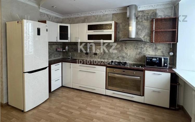 4-комнатная квартира · 102 м² · 4/5 этаж, мкр Михайловка , Мичурина 21/3 за 65 млн ₸ в Караганде, Казыбек би р-н — фото 2