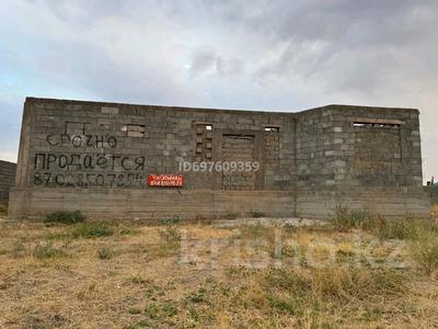 Отдельный дом · 6 комнат · 228 м² · 8 сот., мкр Ынтымак , Мкр Ынтымак-2 м-н — Вишневая улица за 18 млн 〒 в Шымкенте, Абайский р-н