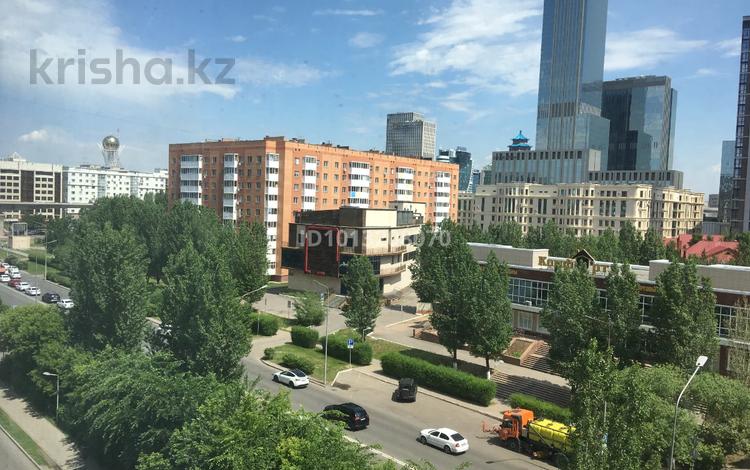 3-комнатная квартира · 83 м² · 6/12 этаж, Сауран 3/1 за 63 млн ₸ в Астане, Есильский р-н — фото 2