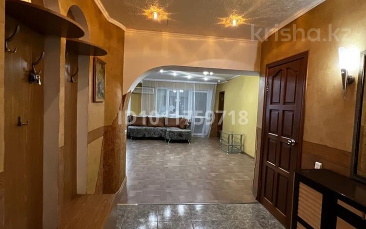 3-комнатная квартира · 90 м² · 5/5 этаж, ул. Нусупбекова 10 за 395 000 ₸ в Алматы, Медеуский р-н — фото 17