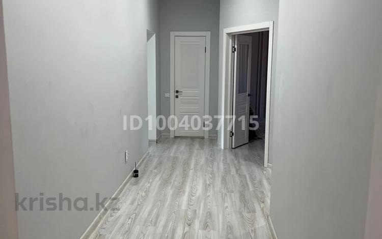 2-комнатная квартира · 76.2 м² · 5/6 этаж, мкр. Алтын орда, ​микрорайон Батыс 2 228г за 27.9 млн 〒 в Актобе — фото 2