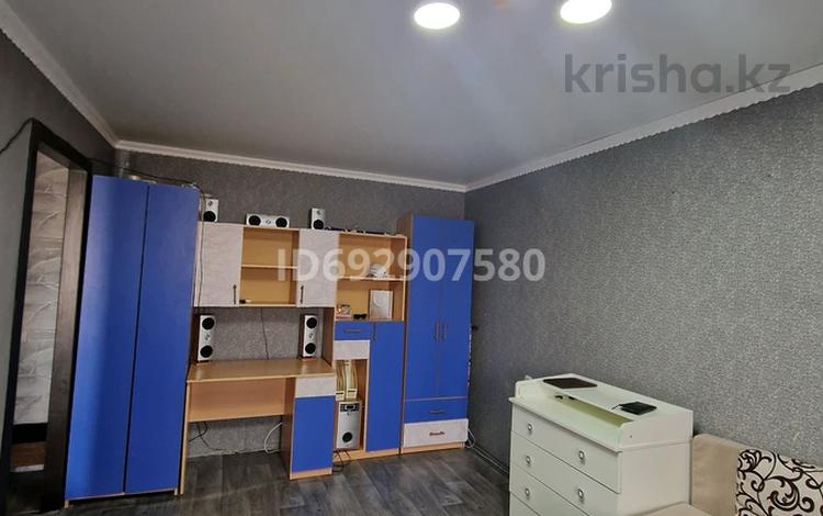 1-комнатная квартира, 35 м², 4/5 этаж, 2 10 — Верхнетобольская за 6.5 млн 〒 в Лисаковске — фото 2